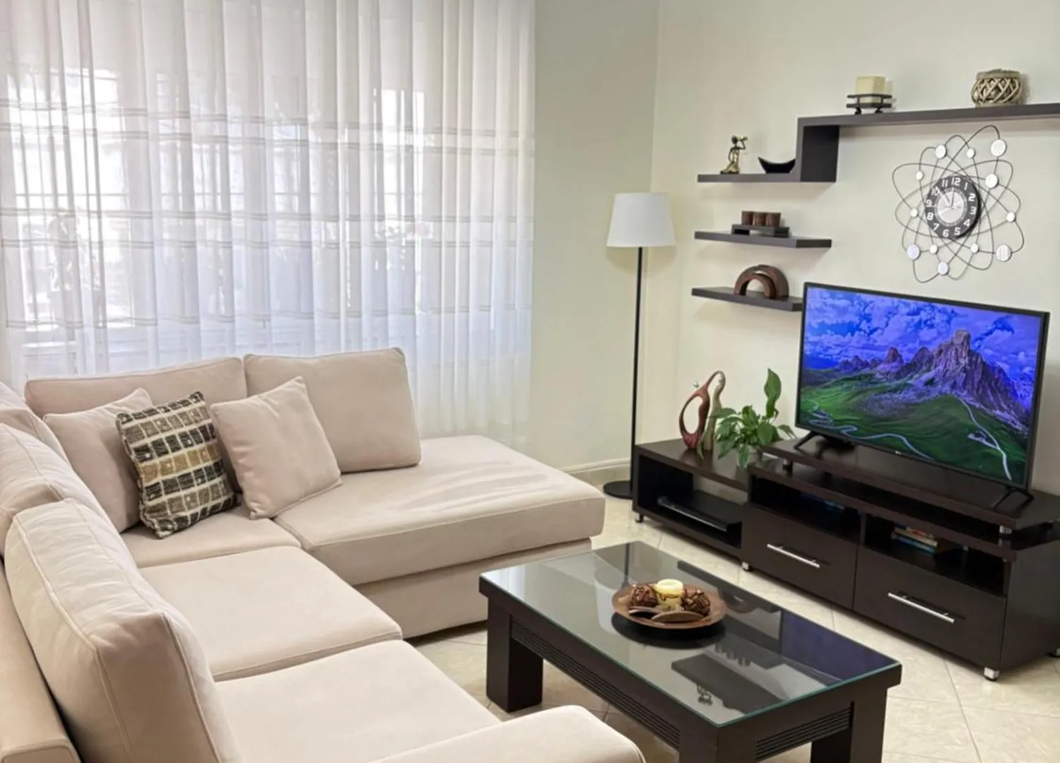 Sofia'S Modern Apartment Gjirokastër