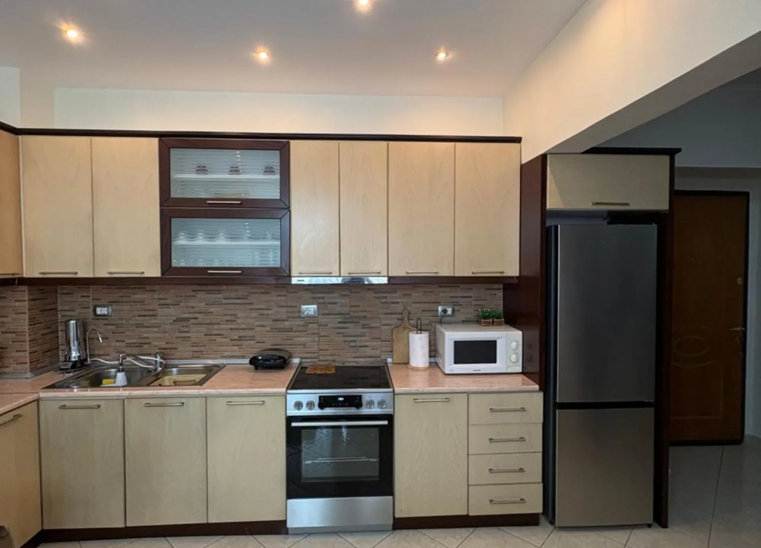 Sofia'S Modern Apartment Gjirokaster