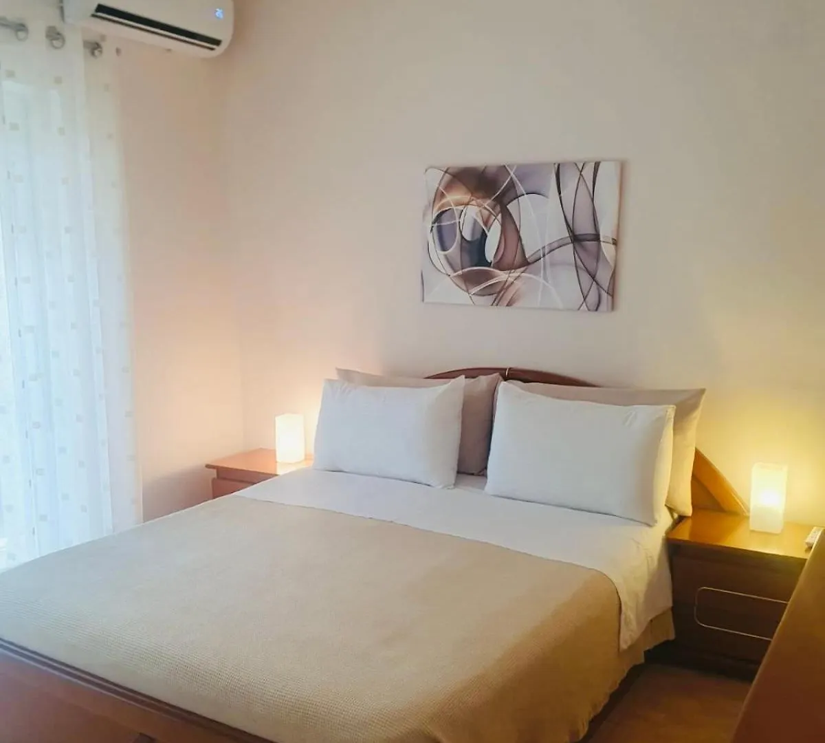 Sofia'S Modern Apartment Gjirokaster