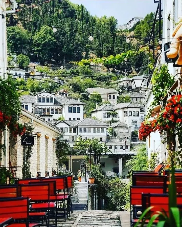 Sofia'S Modern Apartment Gjirokaster Albania